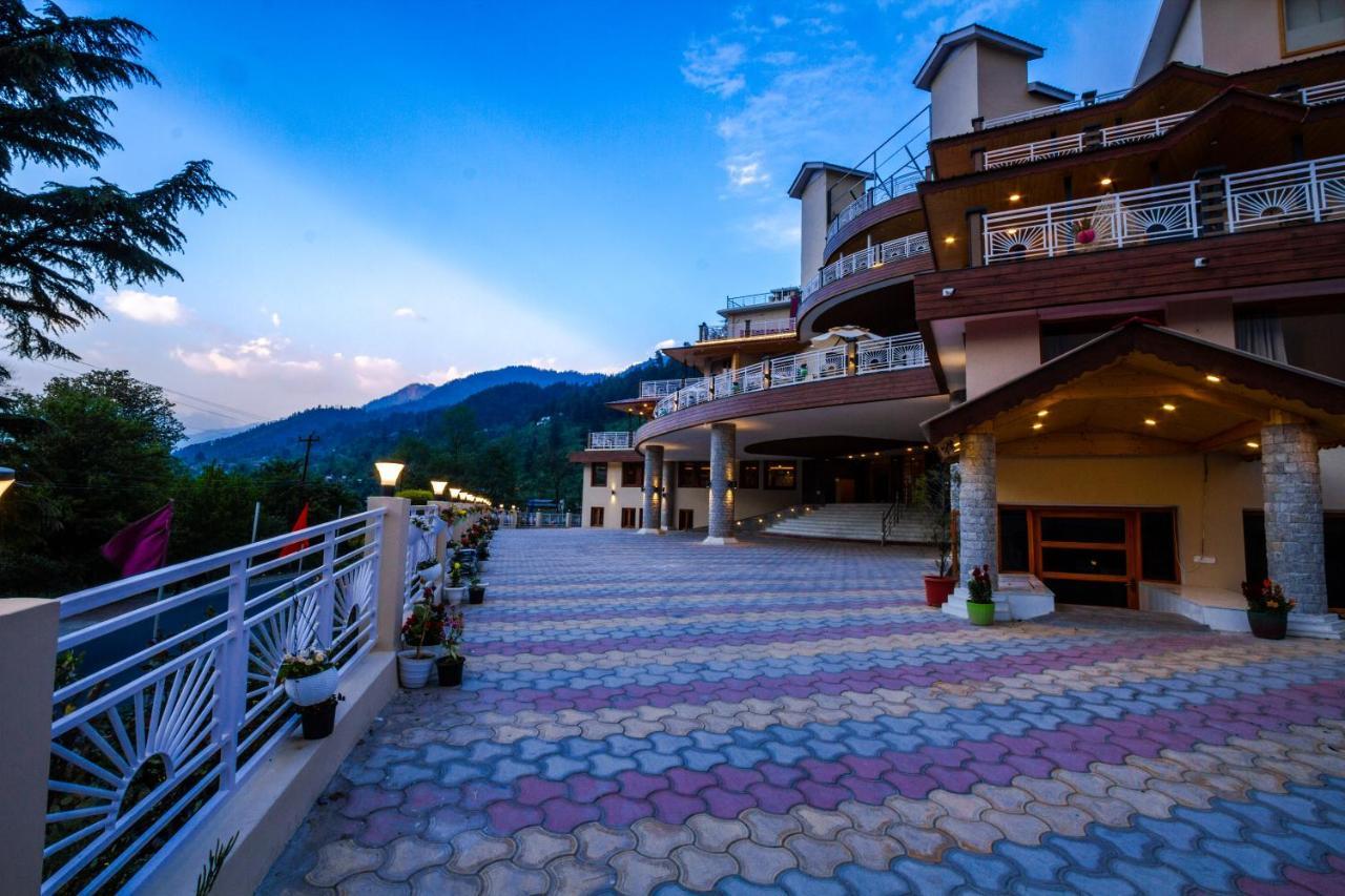 Anand Vardhan Resorts Manāli Екстериор снимка